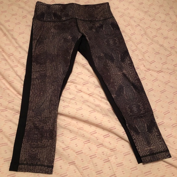 lululemon athletica Pants - Adorable Patterned Lululemon Crops